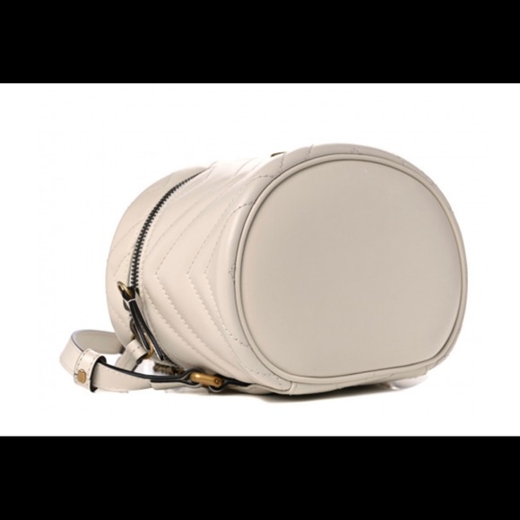 Adorable ! Gucci bucket mini backpack💕 - Picture 4 of 5